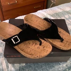 Ladies vionic sandals